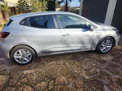 Renault Clio 5  2023 E-tech hybride
