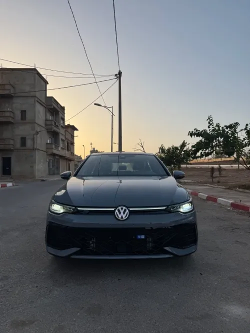Volkswagen Golf 8 2025 R-Line