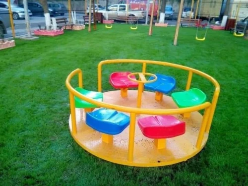 Toboggan , Balançoire , jeux de ressort , bascule , poubelle , ......