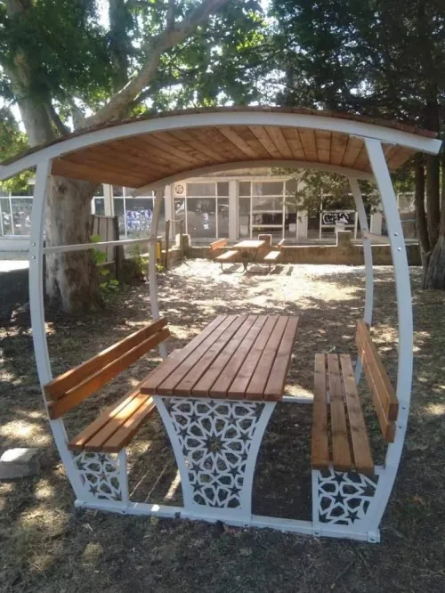 Banc public , table extérieure , poubelle , banc public fonte , acier , bois 