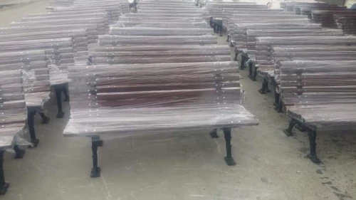 Banc public , table extérieure , poubelle , banc public fonte , acier , bois 