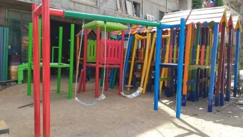 Toboggan , Balançoire , jeux de ressort , bascule , poubelle , ......