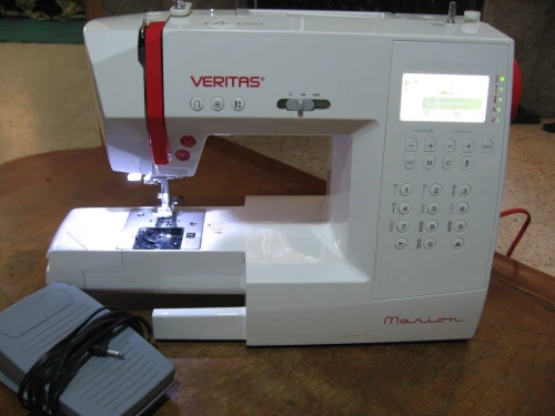 MACHINE A COUDRE VERITAS