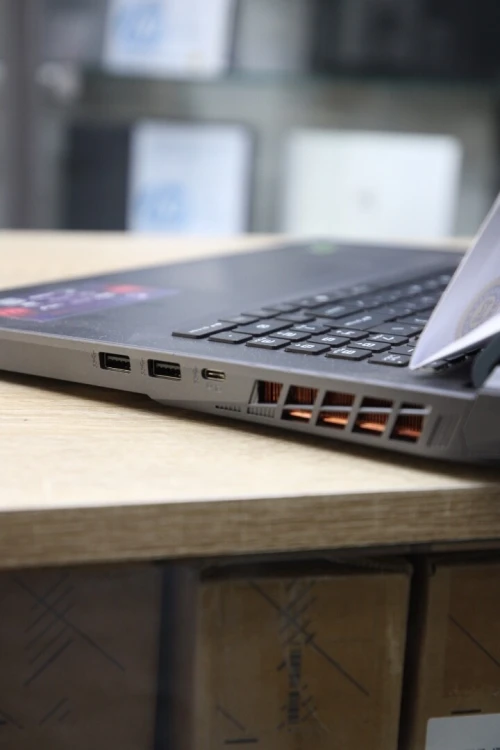 MSI VECTOR 17 HX A14VIG I9 14900HX 64G RAM DRR5 5600B 2T SSD RTX NVIDIA 4090 16G DRR7