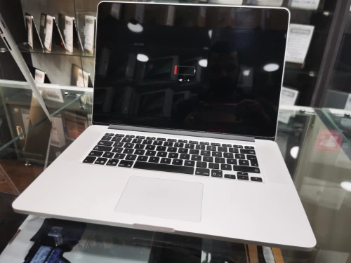MACBOOK PRO 2015 I7 2.2GHZ 16G 256G 