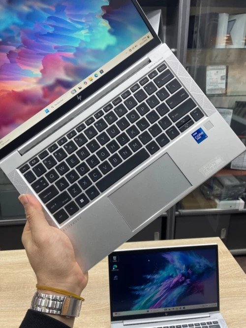 HP ELITEBOOK 830 G8 i7 1185G7 512SSD 16G DRR4 Intel IRIS XE 13.3 POUCE  