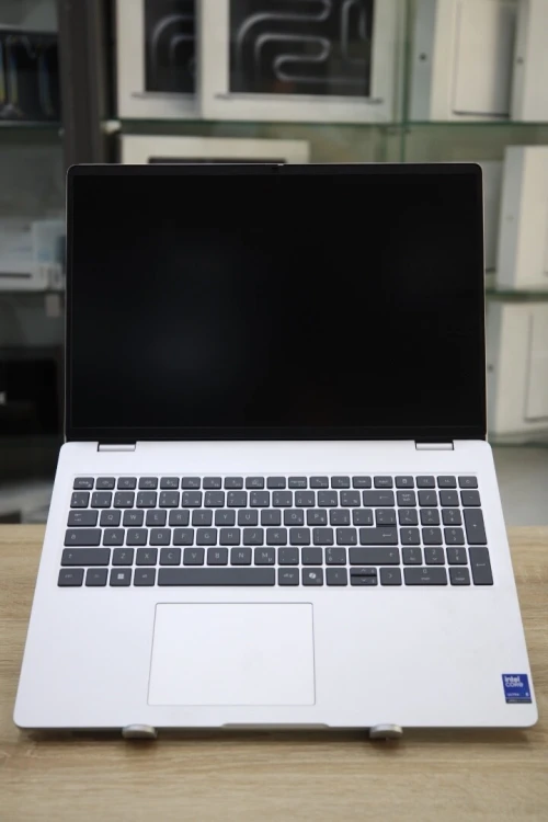 +DELL PRO 16 ULTRA 5 235U 16DDR5 256G SSD 16 POUCE FHD+