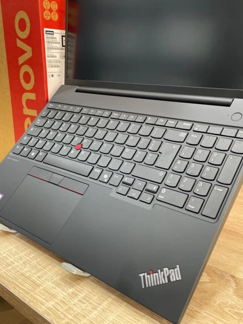 LENOVO E16 GEN 2 ULTRA 5 125U 8DDR5 256NVME 16 POUCE FHD IPS AZERTY