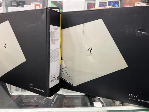 HP ENVY I7 11800H 32G 1T SSD RTX 3060 15.6 UHD OLED 