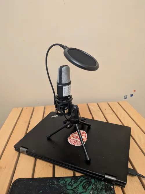 Microphone RGB Yanmai SF-666R USB Ideal pour Gaming, Streaming & Enregistrement