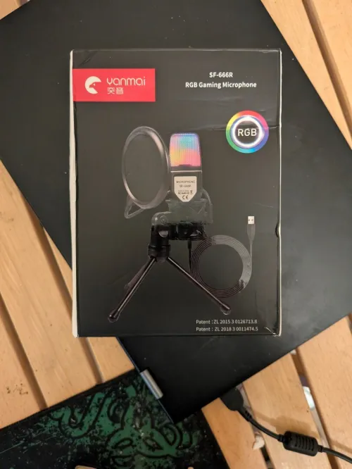 Microphone RGB Yanmai SF-666R USB Ideal pour Gaming, Streaming & Enregistrement