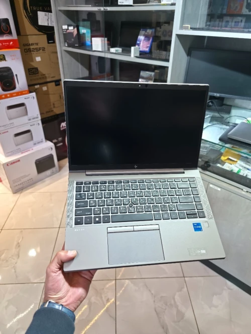 laptop HP ZBook Firefly 14 G8  Puissance et Élégance