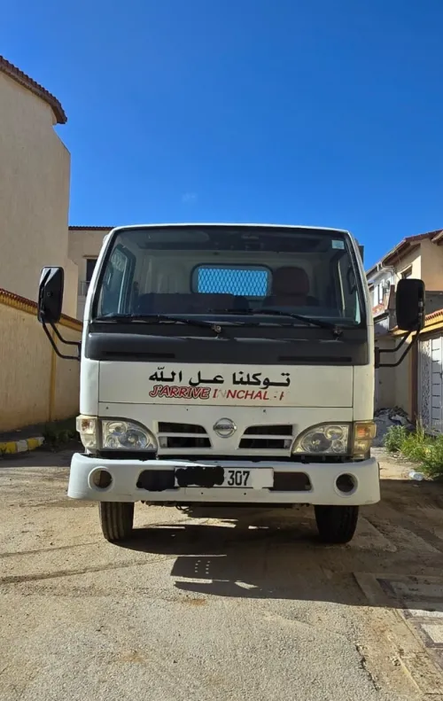 Nissan نيسان Capstar كاب ستار 2007