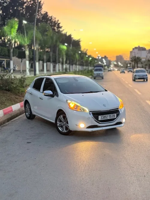 Peugeot 208 2015 Allure