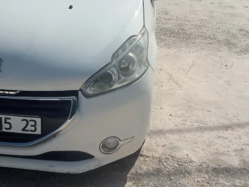 Peugeot 208 2015 Allure