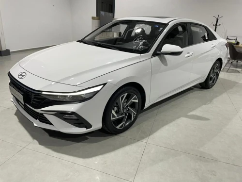 Hyundai Elantra 2025 