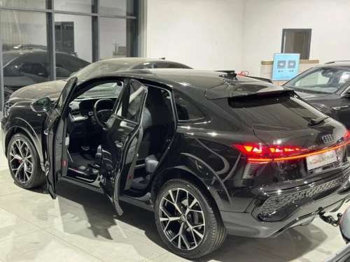 Audi Q3 2026 S LINE