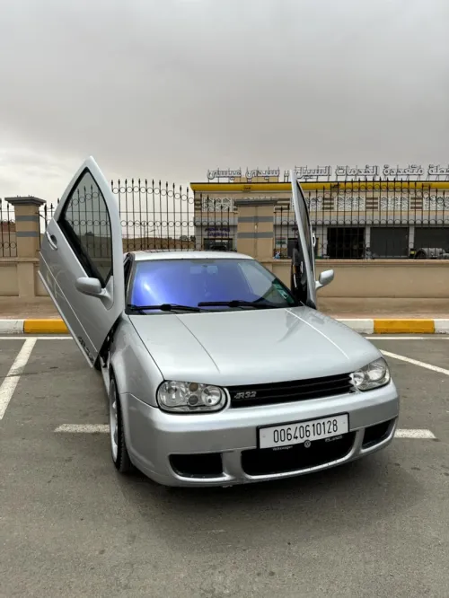 Volkswagen Golf 4 R32.v6-3.2 4 mouton 2001 Albanie