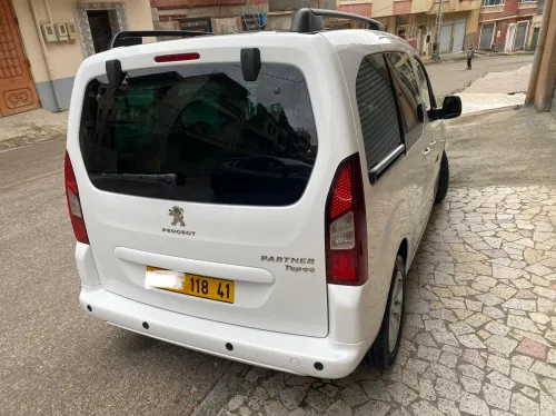 Peugeot Partner 2018 Tepee Allure 