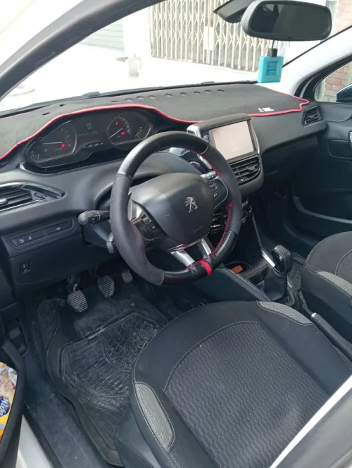 Peugeot 208 2016 Allure Facelift