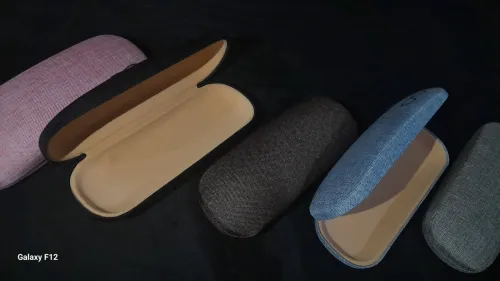 Des étuis à lunettes