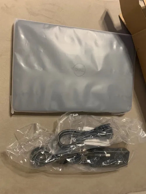Ordinateur portable Dell tout neuf 