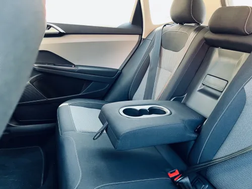 Volkswagen Taos 2023 SE Black 