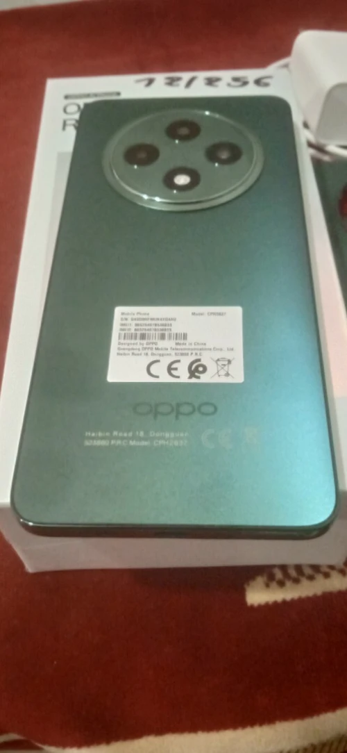 Oopo Reno 12F 5g 12/256 jamaie utilisé Oopo Reno 12F 5g 12/256