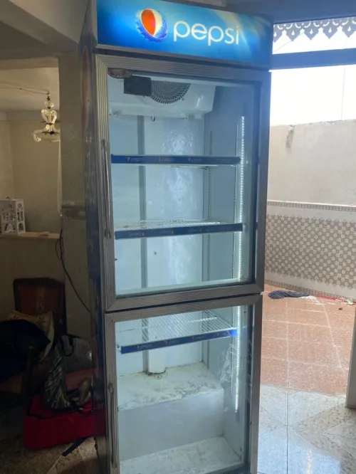 Frigidaire présentoir pepsi