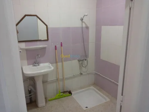 Location Appartement Niveau de villa F3 Jijel Jijel