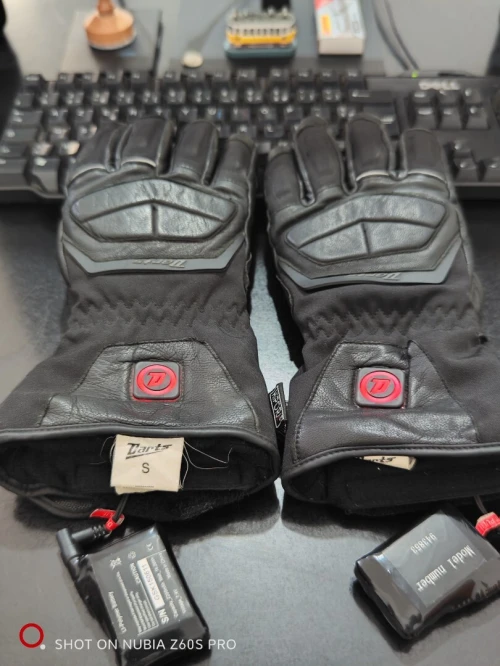 Gants moto chauffants (La gauche ne chauffe très bien) Taille S