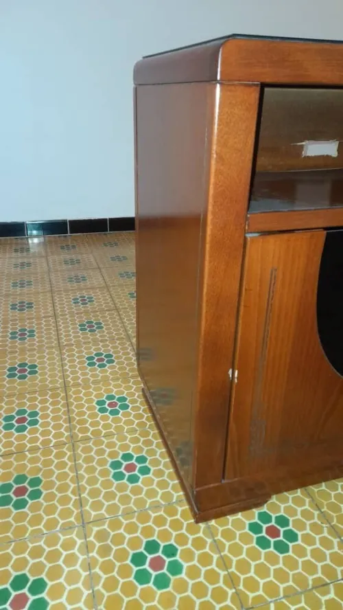 Table télévision en Hêtre