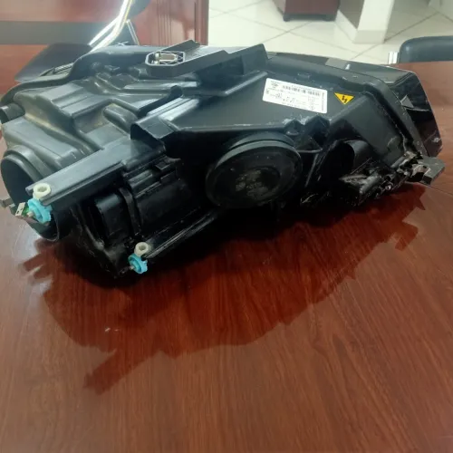 Optique bi-xénon avec LED côté gauche de AUDI s3 2012