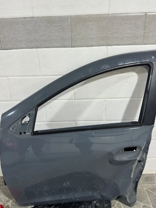 Porte duster 2024 gris nardo côté chauffeur
