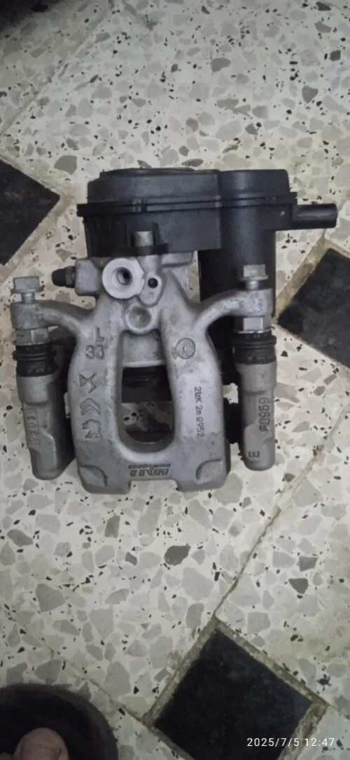 Moyeux avec disk de frein 208 GT 2021