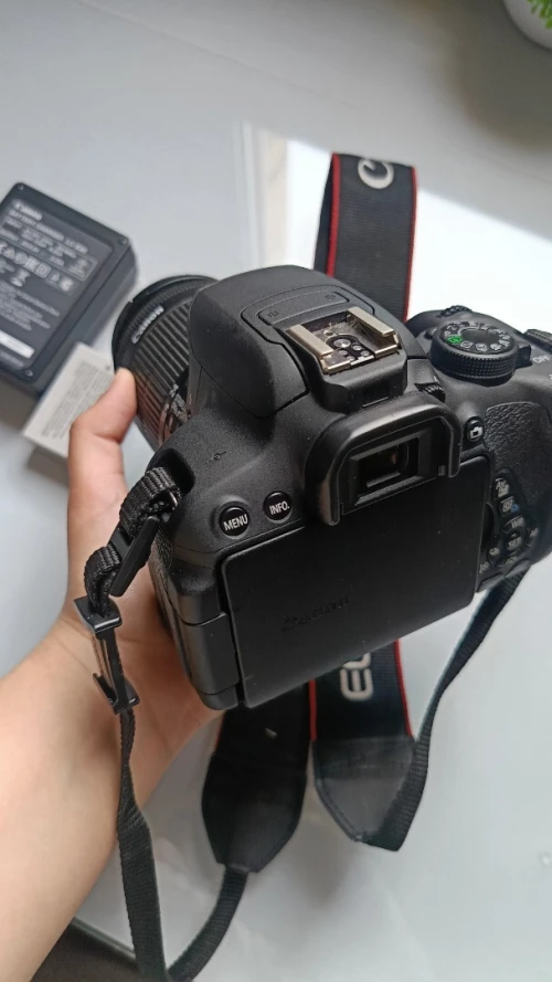 Canon 700D