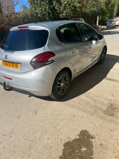 Peugeot 208 2015 Access Facelift