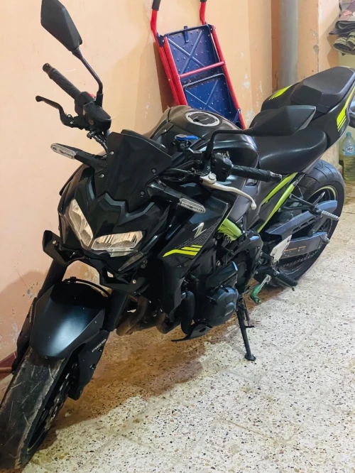 Kawazaki Z900 