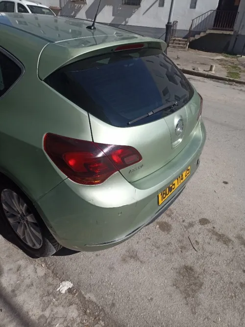 Opel Astra 2014 COSMO