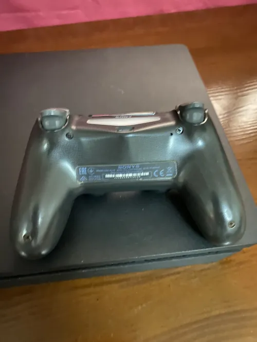 Ps4 online avec manette original V13.50 avec plus 40 jeux
