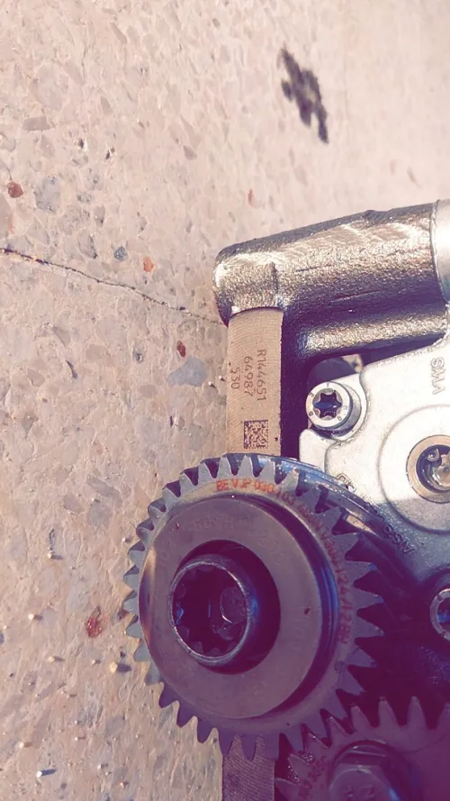 Module d'arbre d'équilibrage avec pompe à huile complet( Vibreur équilibreur 2.0 TDI 03L)