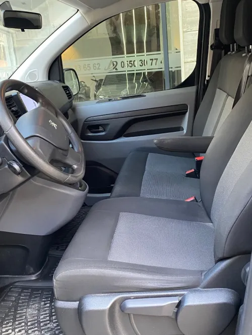 Peugeot Expert 2021 9 Place