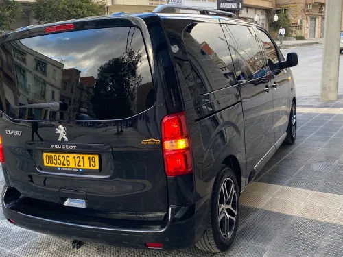 Peugeot Expert 2021 9 PLace