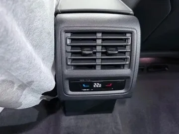 Volkswagen Golf 8 2025 R Black Edition 