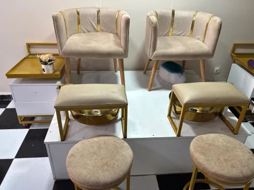 Table onglerie et pedicure