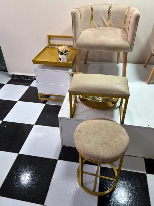 Table onglerie et pedicure
