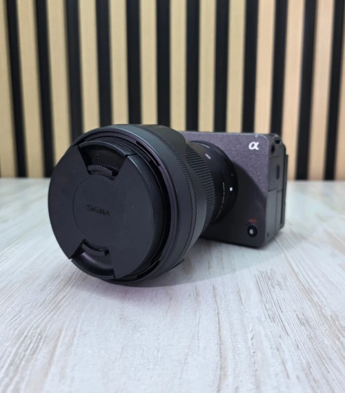 Sony fx30 + 16mm 1.4 sigma 