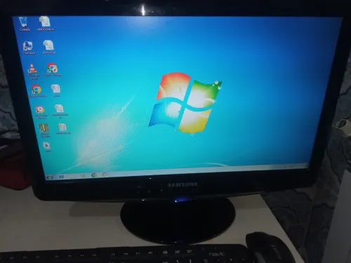 pc skymax +clavier +écran+souris  processeur intel pentum dual core e5700 2g ram 512hdd nvidia 210