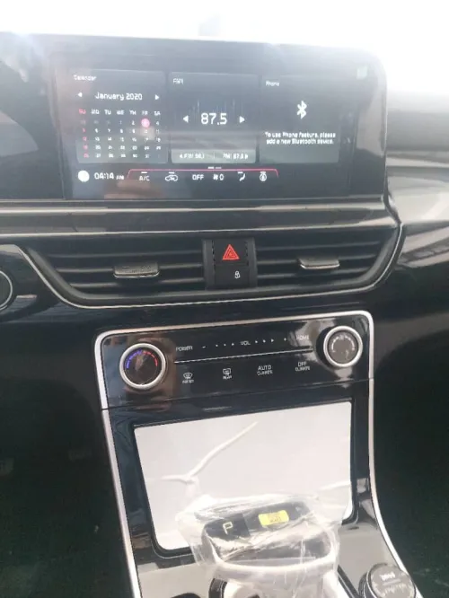Kia Seltos 2025 Luxury with blackroof