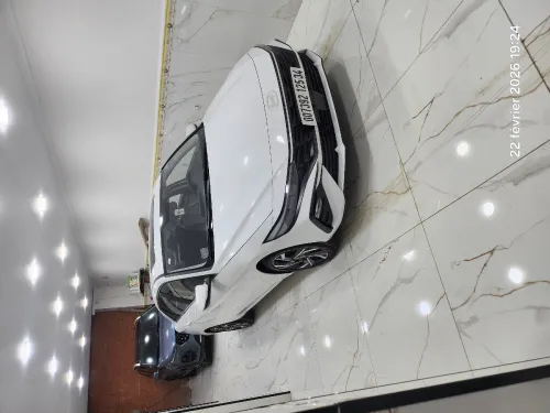 Hyundai ELANTRA 2025 